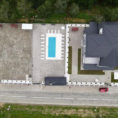 Casa De Vacanta Larisa Novaci-Straini Bagian luar foto