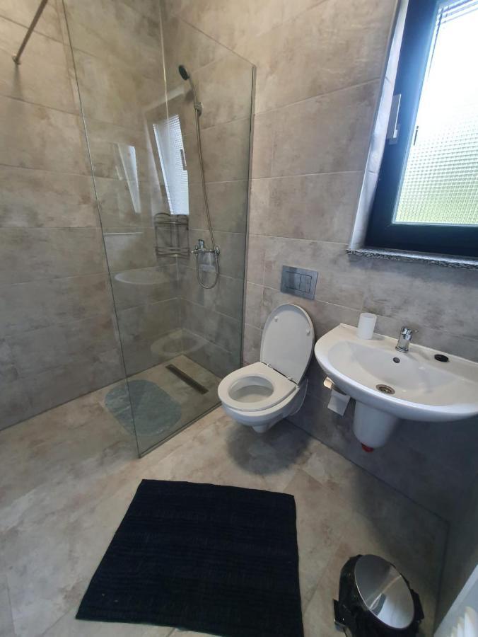 Casa De Vacanta Larisa Novaci-Straini Bagian luar foto