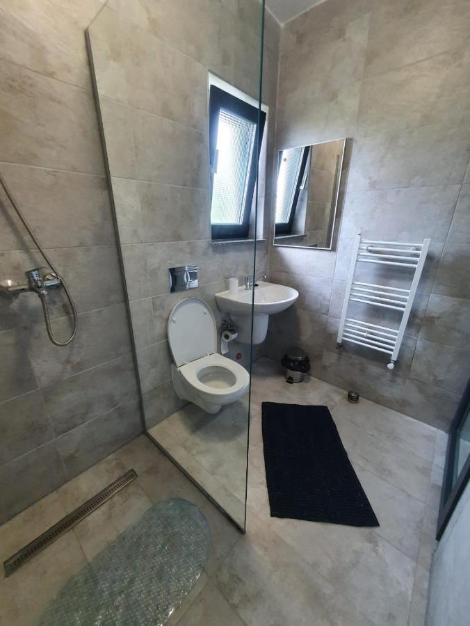 Casa De Vacanta Larisa Novaci-Straini Bagian luar foto