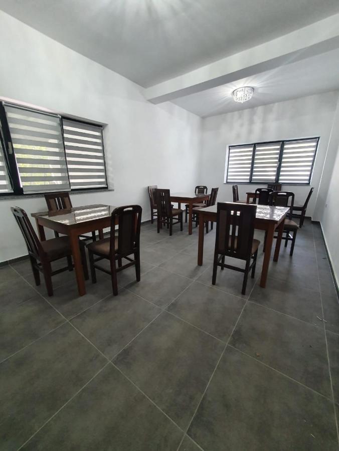 Casa De Vacanta Larisa Novaci-Straini Bagian luar foto