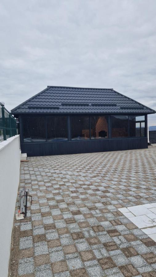 Casa De Vacanta Larisa Novaci-Straini Bagian luar foto