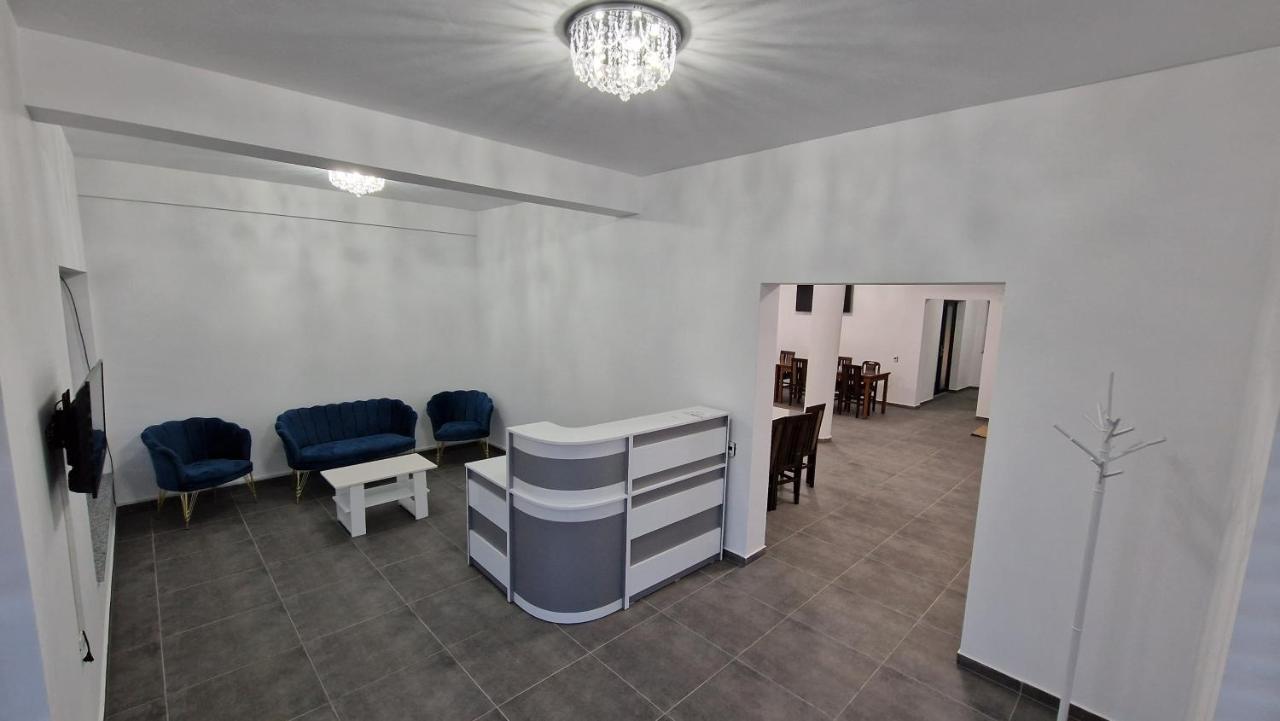 Casa De Vacanta Larisa Novaci-Straini Bagian luar foto