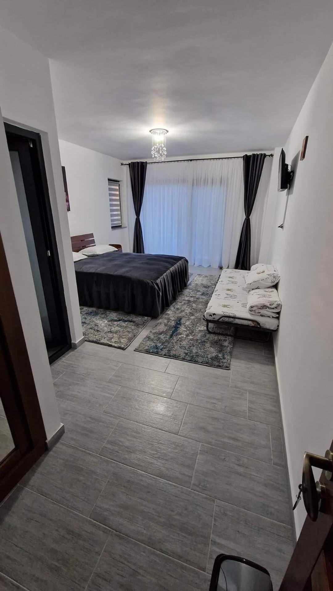 Casa De Vacanta Larisa Novaci-Straini Ruang foto