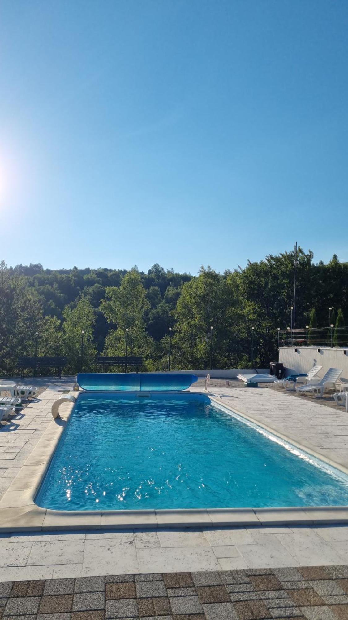 Casa De Vacanta Larisa Novaci-Straini Bagian luar foto